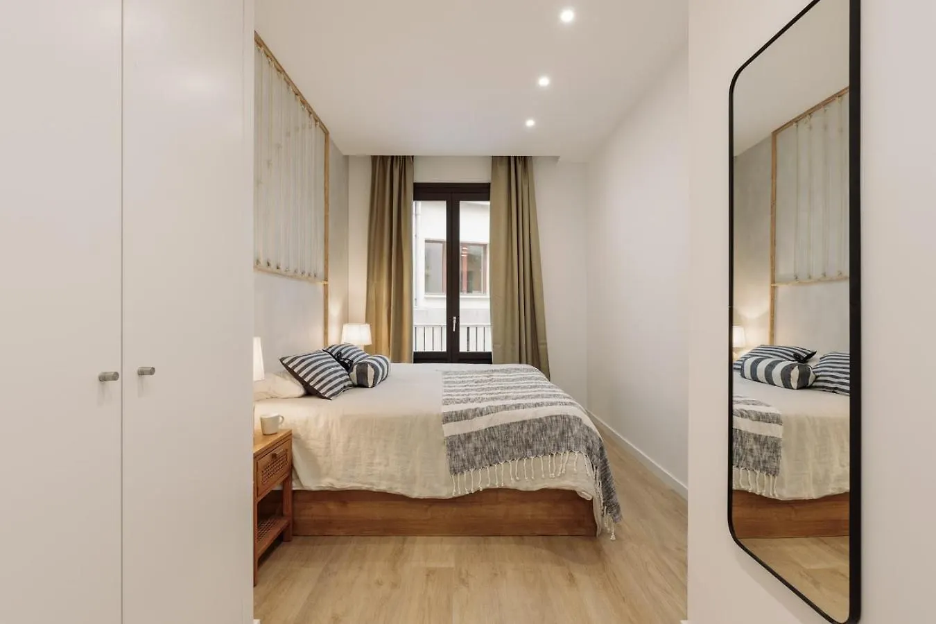 Cetara - 2 Bedrooms, Balcony And Terrace In Ciutat Vella Barcelone 0*,  Espagne