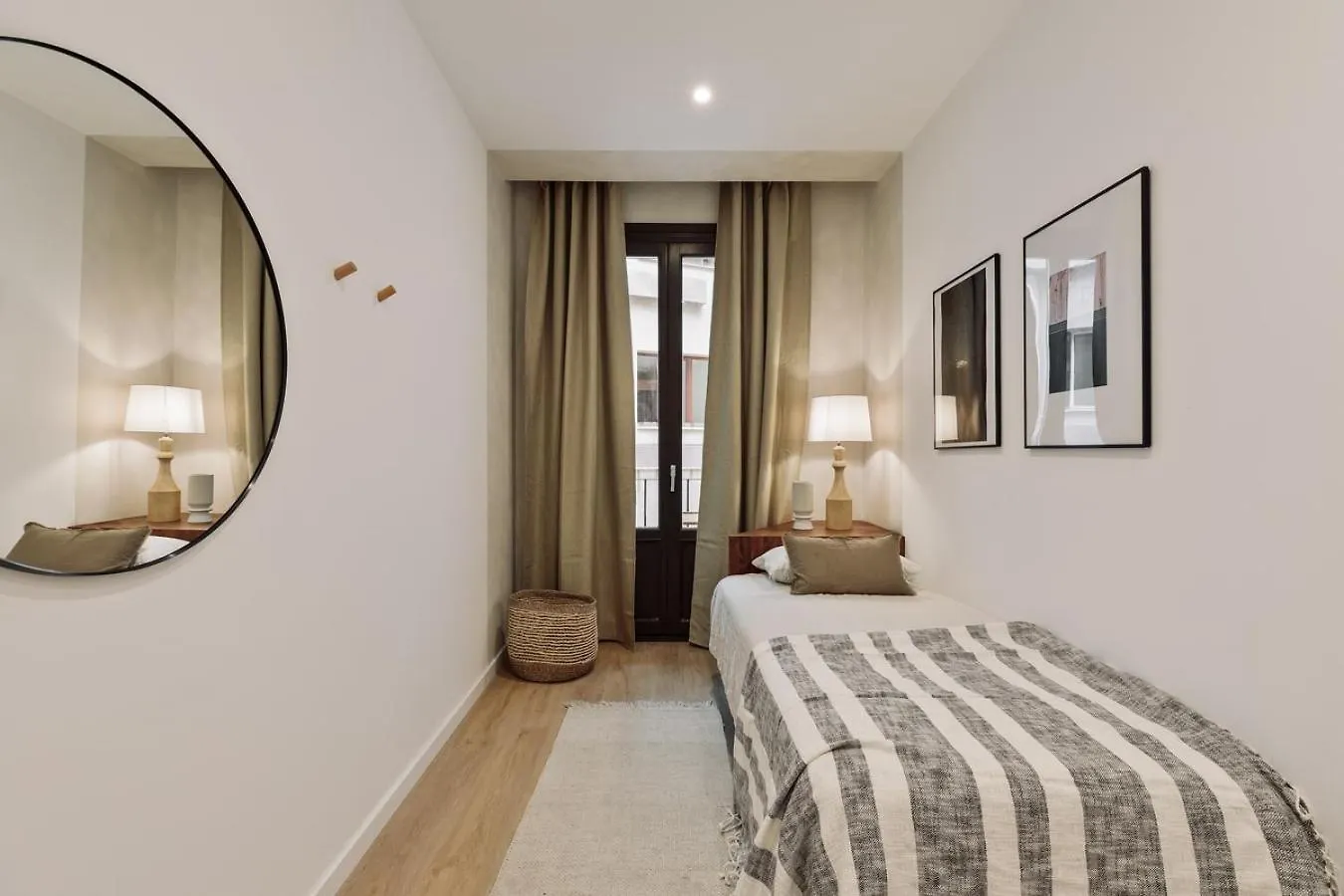 Cetara - 2 Bedrooms, Balcony And Terrace In Ciutat Vella Barcelone 0*,