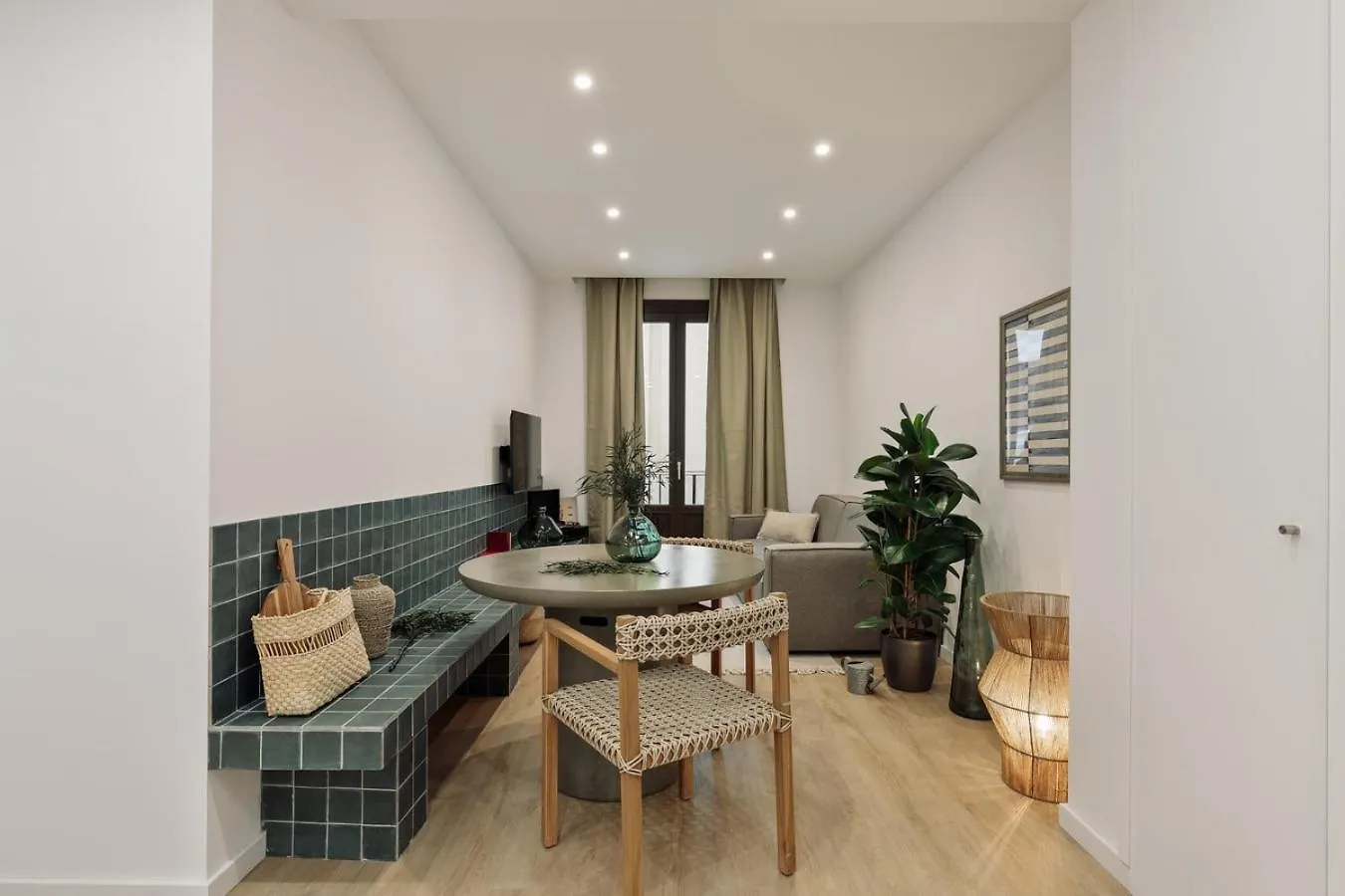 Cetara - 2 Bedrooms, Balcony And Terrace In Ciutat Vella Barcelone Appartement