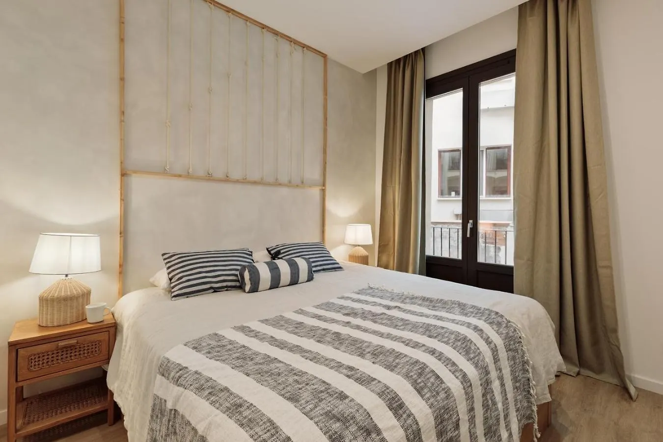 Cetara - 2 Bedrooms, Balcony And Terrace In Ciutat Vella Barcelona